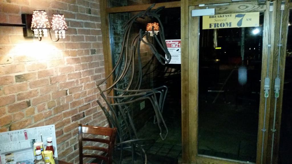 The Three Tuns Hotel Wetherspoon Thirsk Exterior foto